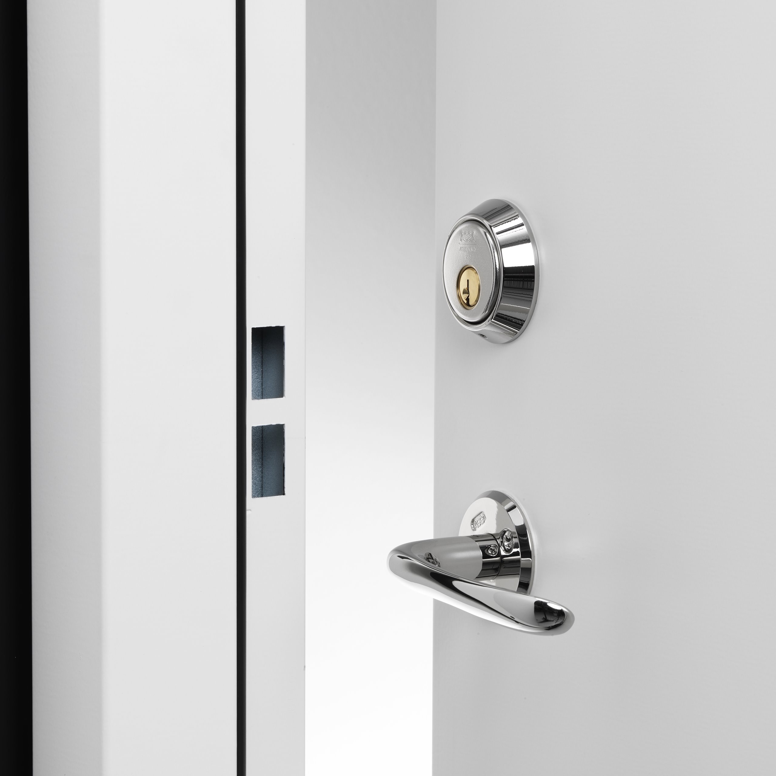 Steeldoor-4250-Handle-Lock-02